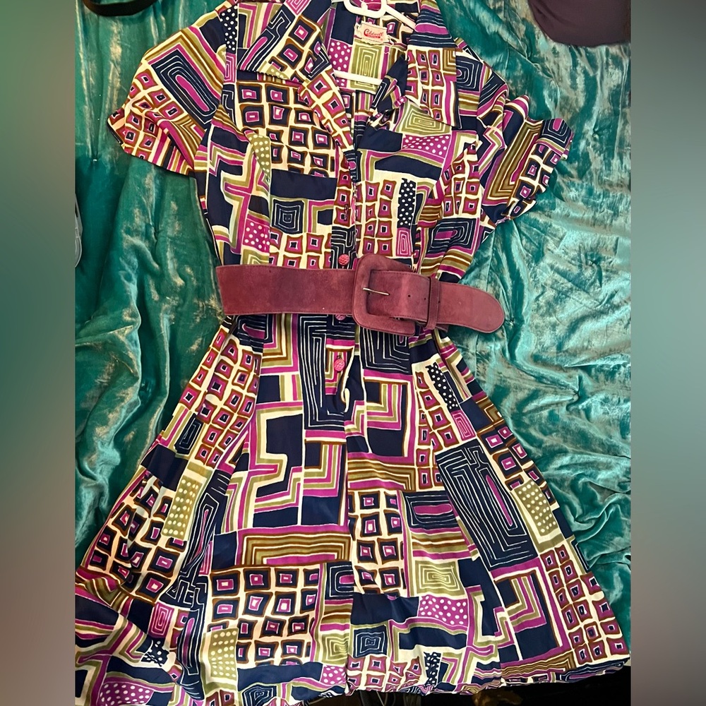 Vintage dress with belt unsure on size? 6/8